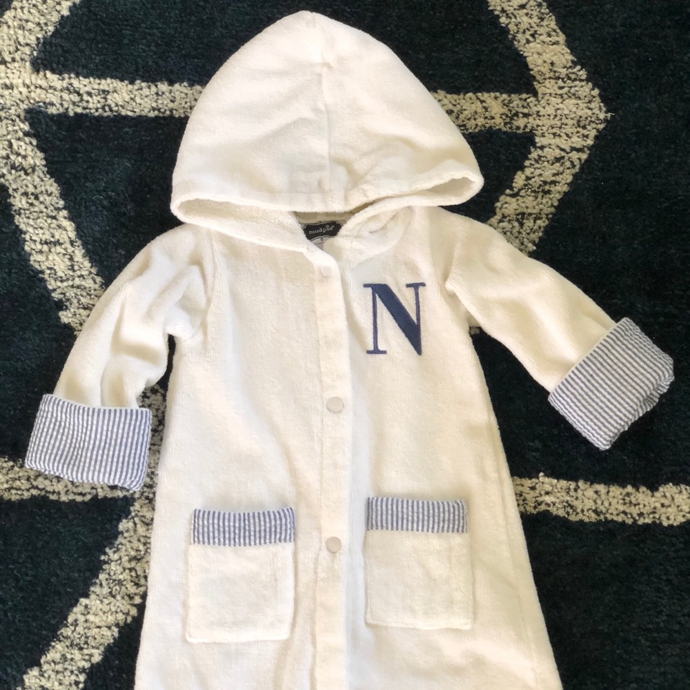 MUD PIE robe